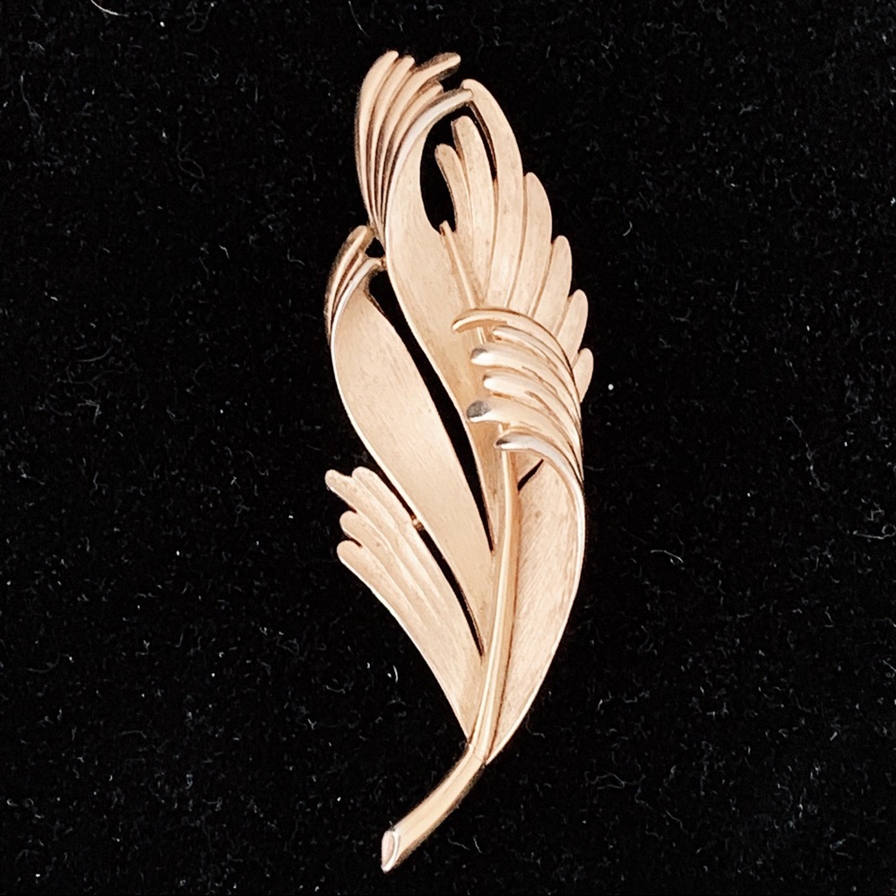 Vintage Two Gold Pin Set - Picture 2 of 8
